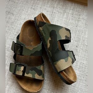 Kids Army Camo Birkenstocks